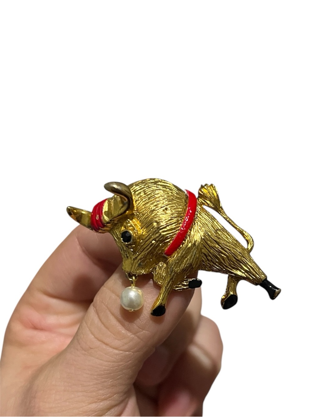 Vintage Matador Charging Bull Figural Brooch Pin Gold Tone Faux Pearl Dangle